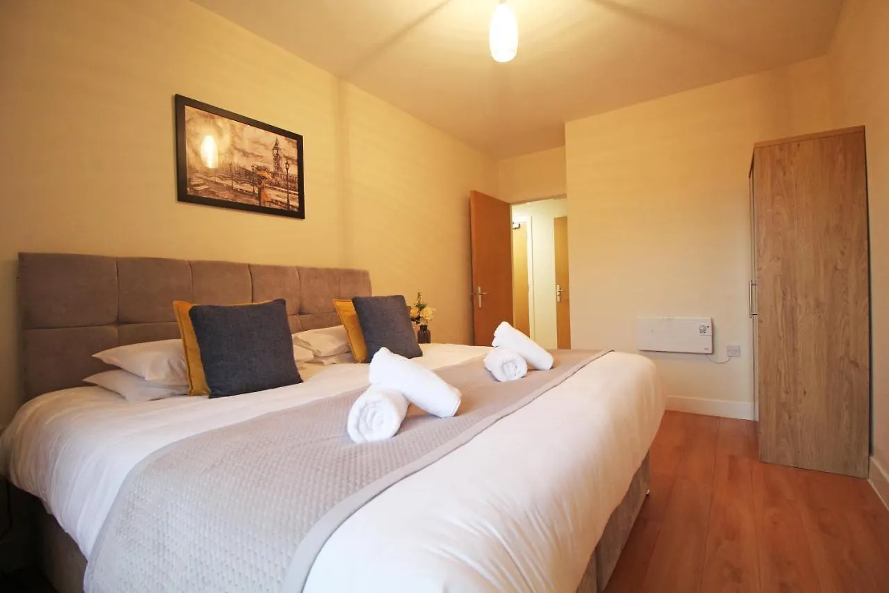 Canal Side Apartment In Chester United Kingdom