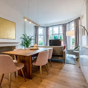  Apartment Spacious Designer Close To The River Dee