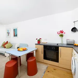 https://central-hackney-apartment.cambridgehotelsuk.com