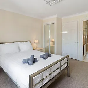 https://quayside-house.cardiffhotelswales.com